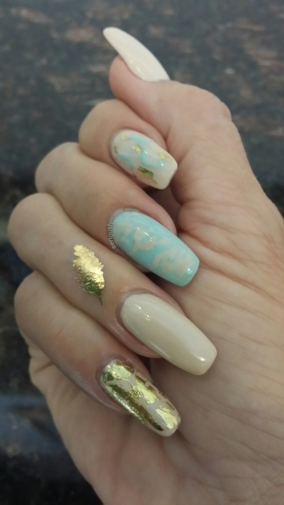 Gold foil feather from The Born Pretty Store